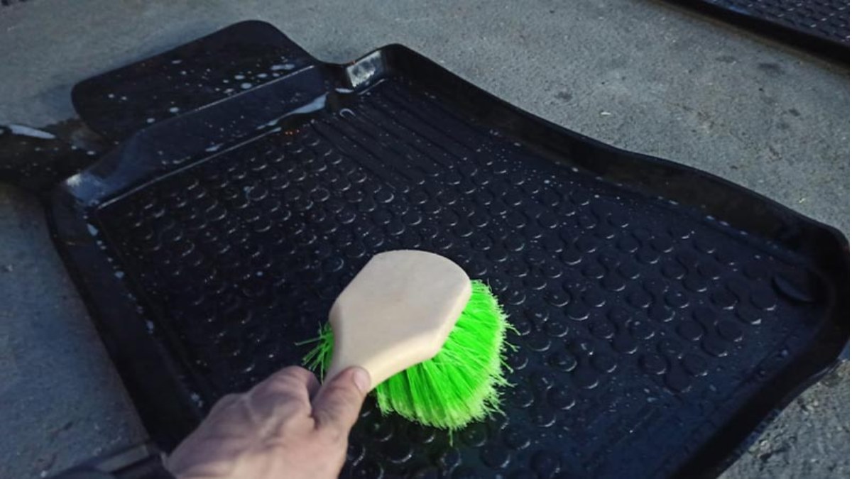 How To Clean Rubber Car Mats and Make Them Look New Again